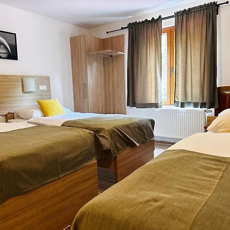 Motel Stovrela ツァジン エクステリア 写真